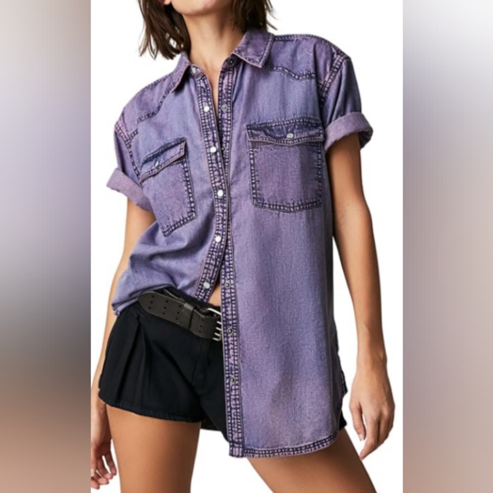 Free People Size Medium Women's Shirt New with tag/ pink/denim western style